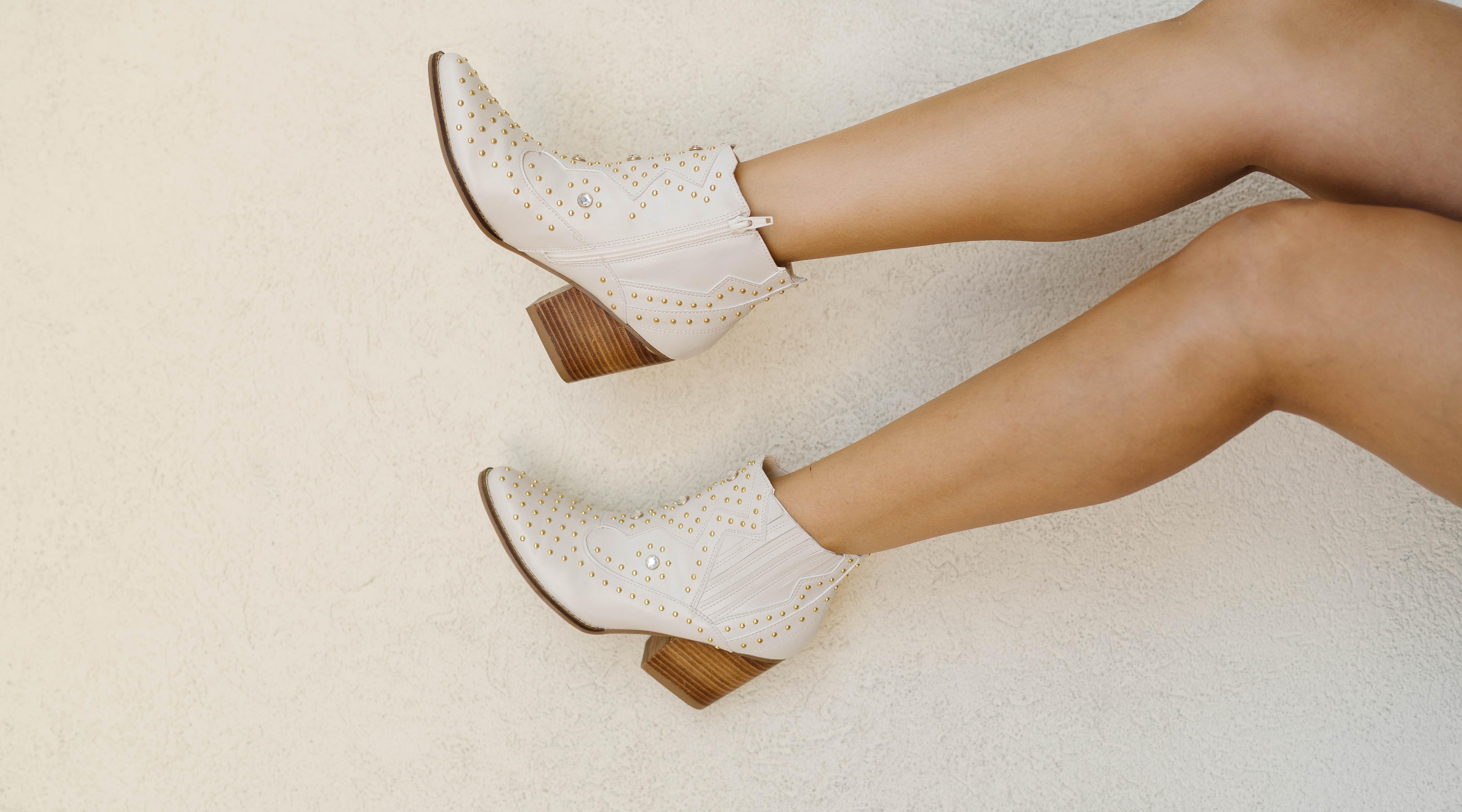 How To Style Edition: SHOES